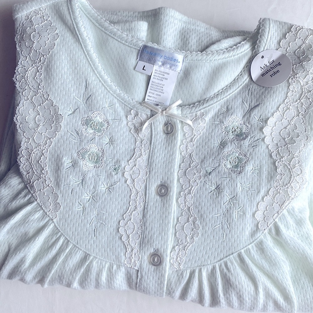 HEAVENLY BODIES FLORAL EMBROIDERED LACE TRIM LONG SLEEVE NIGHTGOWN MISS ELAINE L